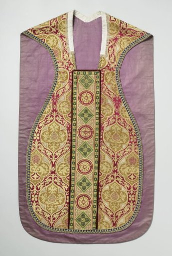 Chasuble of silk with a pattern of quatrefoils within oval fields