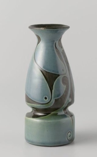Vase with stylized motifs in sgraffito technique