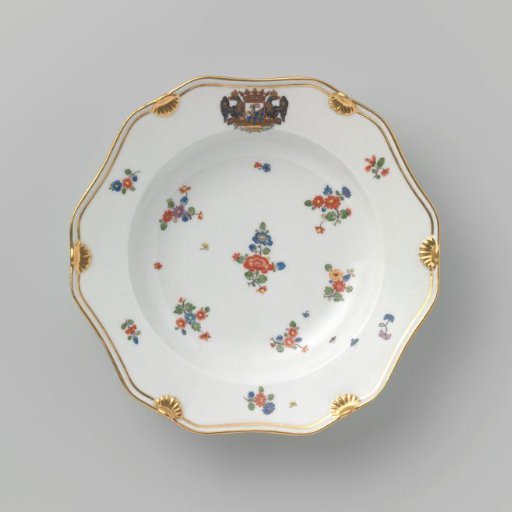 Plate with the coat of arms of Count Heinrich von Podewils and flower sprays