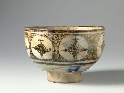 Bowl with medallion reserved in scrolls