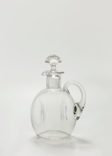 Stopper for a carafe with indentations