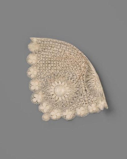 Cap of cream-colored silk needle lace, Tenerife