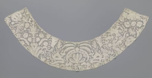 Collar composed of various pieces of needle lace with flowers and exotic fruits