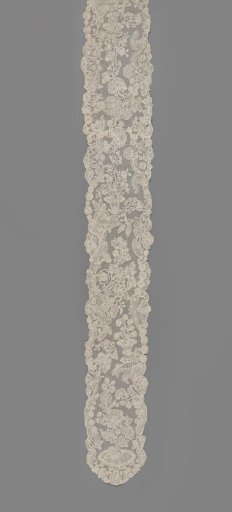 Bobbin lace cap border