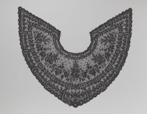 Collar of machine-made lace with flower branches and squares