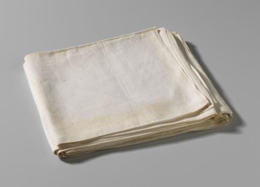 Linen cloth with an insert of lace. Mark: embroidered in red monogram AB.