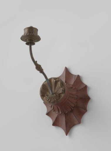 Wall arm of red-painted teak wood, copper