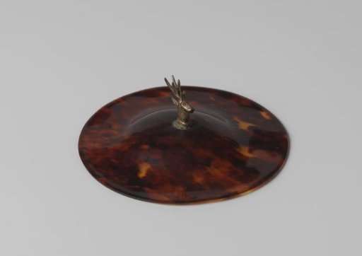 Tortoiseshell lid with silver stag's head (series of 28 pieces A to BB)