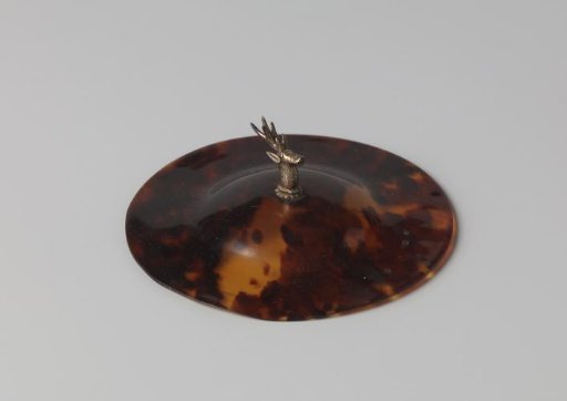 Tortoiseshell lid with silver stag's head (series of 28 pieces A to BB)