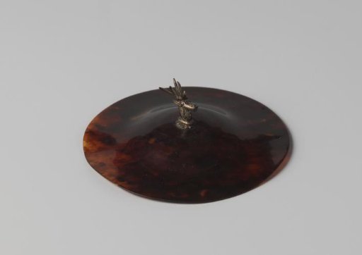 Tortoiseshell lid with silver stag's head (series of 28 pieces, A to BB)