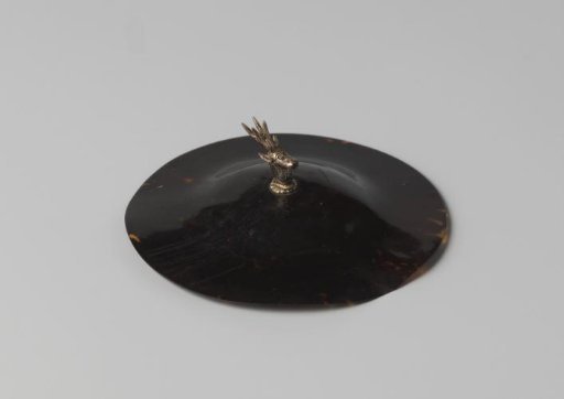 Tortoiseshell lid with silver stag's head (series of 28 pieces, A to BB)
