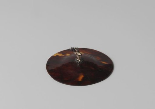 Tortoiseshell lid with silver stag's head (series of 28 pieces, A to BB)
