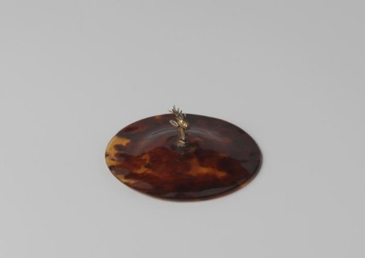 Tortoiseshell lid with silver stag's head (series of 28 pieces, A to BB)