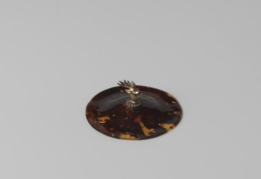 Tortoiseshell lid with a silver stag's head (series of 28 pieces A to BB)