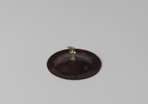 Tortoiseshell lid with a silver stag's head (series of 28 pieces A to BB)