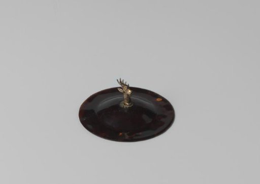 Tortoiseshell lid with a silver stag's head (series of 28 pieces A to BB)