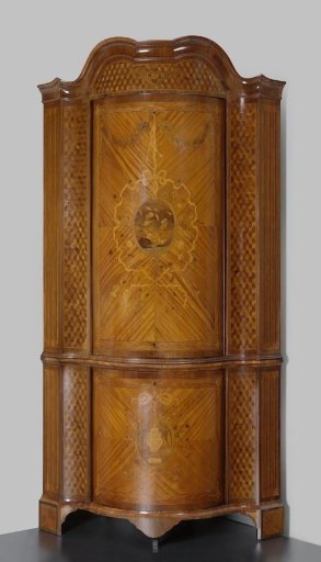 Corner cupboard