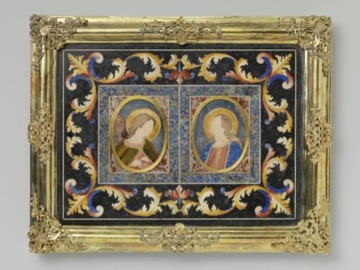 Pietre dura plaque depicting the Annunciation in two oval fields with gilded copper frames, surrounded by stylized leaf scrolls, in a gilded silver frame