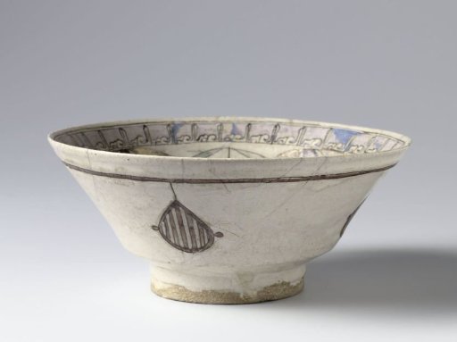 Bowl with horsemen in medallions
