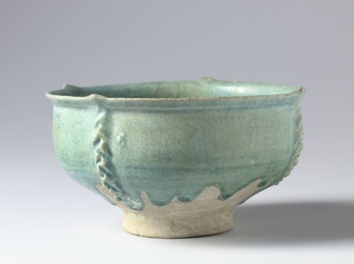 Bowl with moulded bands