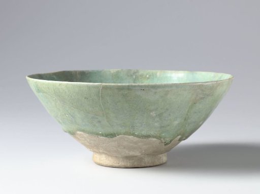 Bowl with a turquoise glaze