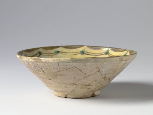 Bowl with a hare on floral scrolls