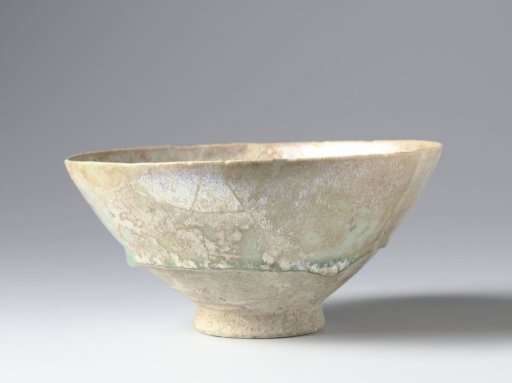 Bowl with a transparent, slightly blue glaze