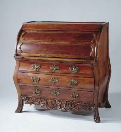 Cylinder desk with brass fittings