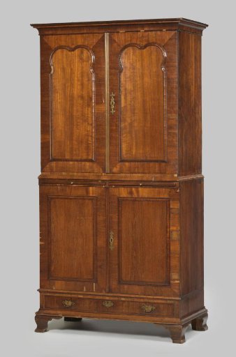 Collector's cabinet, consisting of a lower and upper cabinet, with four panel doors