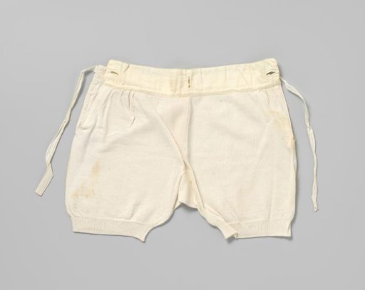 White cotton drawers with short legs for a child