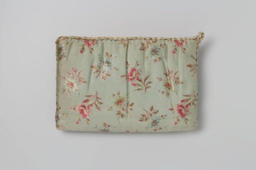 Sachet of blue-green silk, with a straw motif of woven pink and blue flowers on the front, lined, trimmed all around with twisted white silk cord and gold thread
