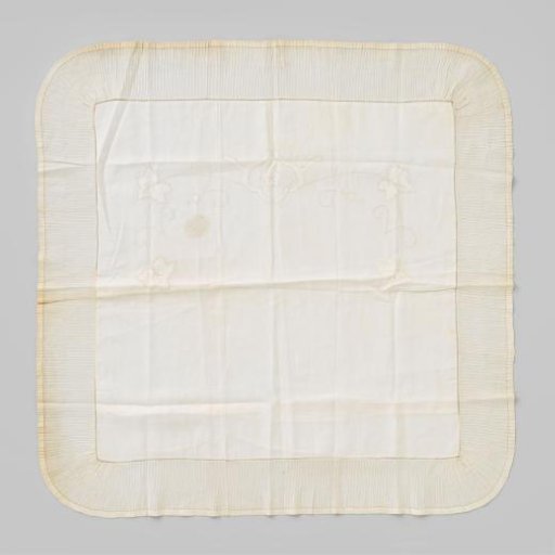 Pillowcase with a pleated frill