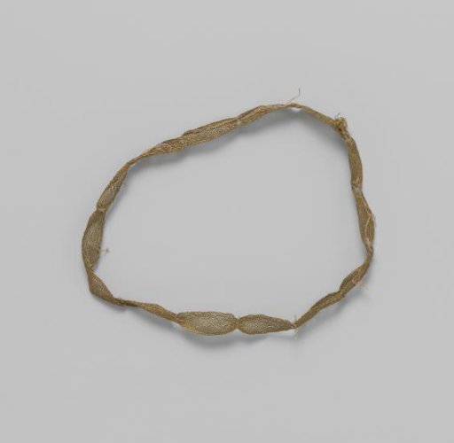 Collar of Gold Thread
