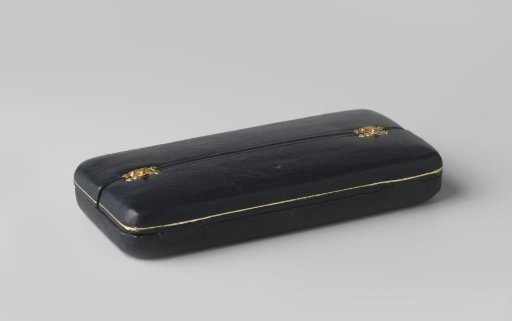 Case belonging to flask BK-2009-50