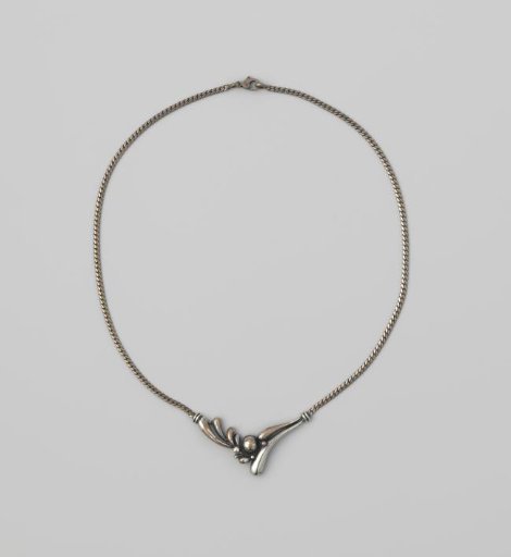 Silver Choker with Central Piece