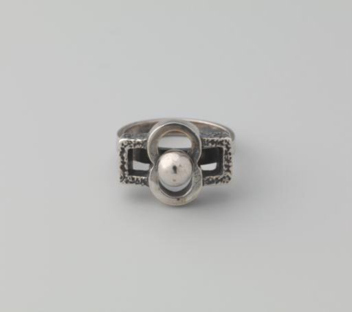 Signet Ring with Geometric Knop