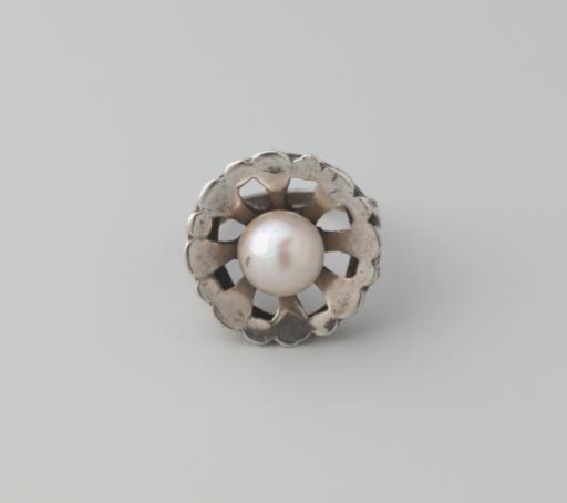 Signet Ring of Silver with Pearl on Openwork Knop