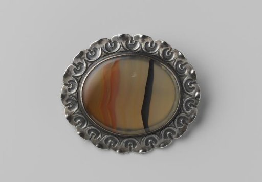 Oval Brooch of silver and striped agate
