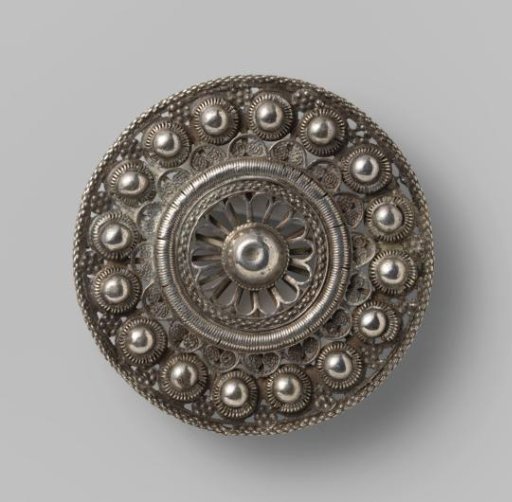 Goese button of silver