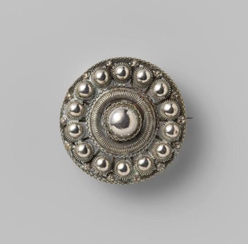 Goese button of silver