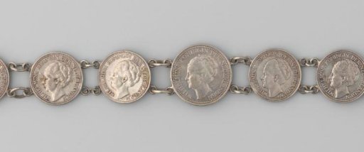 Silver bracelet of eight Dutch coins