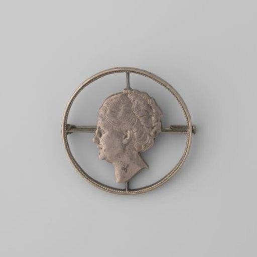 Brooch of a Silver Coin with a Portrait of Wilhelmina