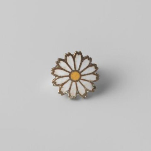 Brooch in the shape of a daisy
