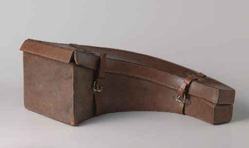 Case for a hunting horn