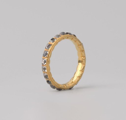 Ring with table diamonds