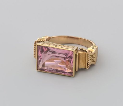 Ring in neo-style set with a pink tourmaline