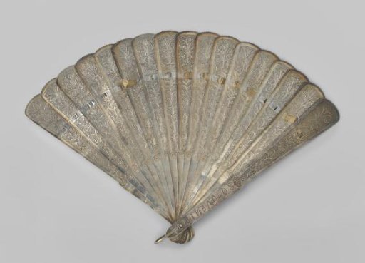 Fan of silver with decoration of stacked palmettes