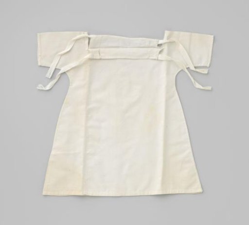 Plain white shirt with short sleeves