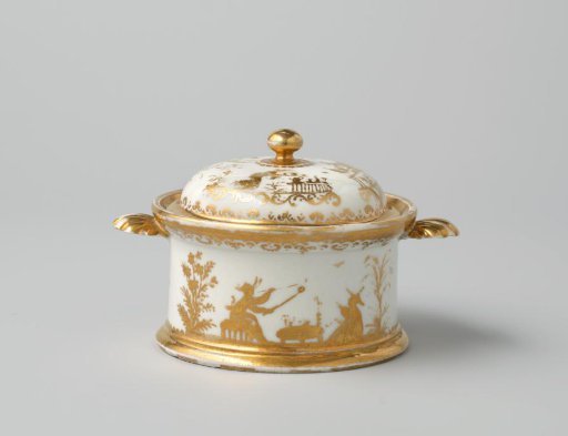 Box with lid and gilded decorations
