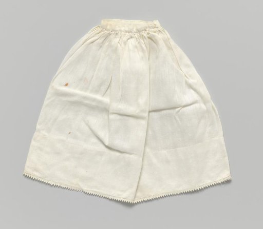 White skirt with a pattern of coffee beans